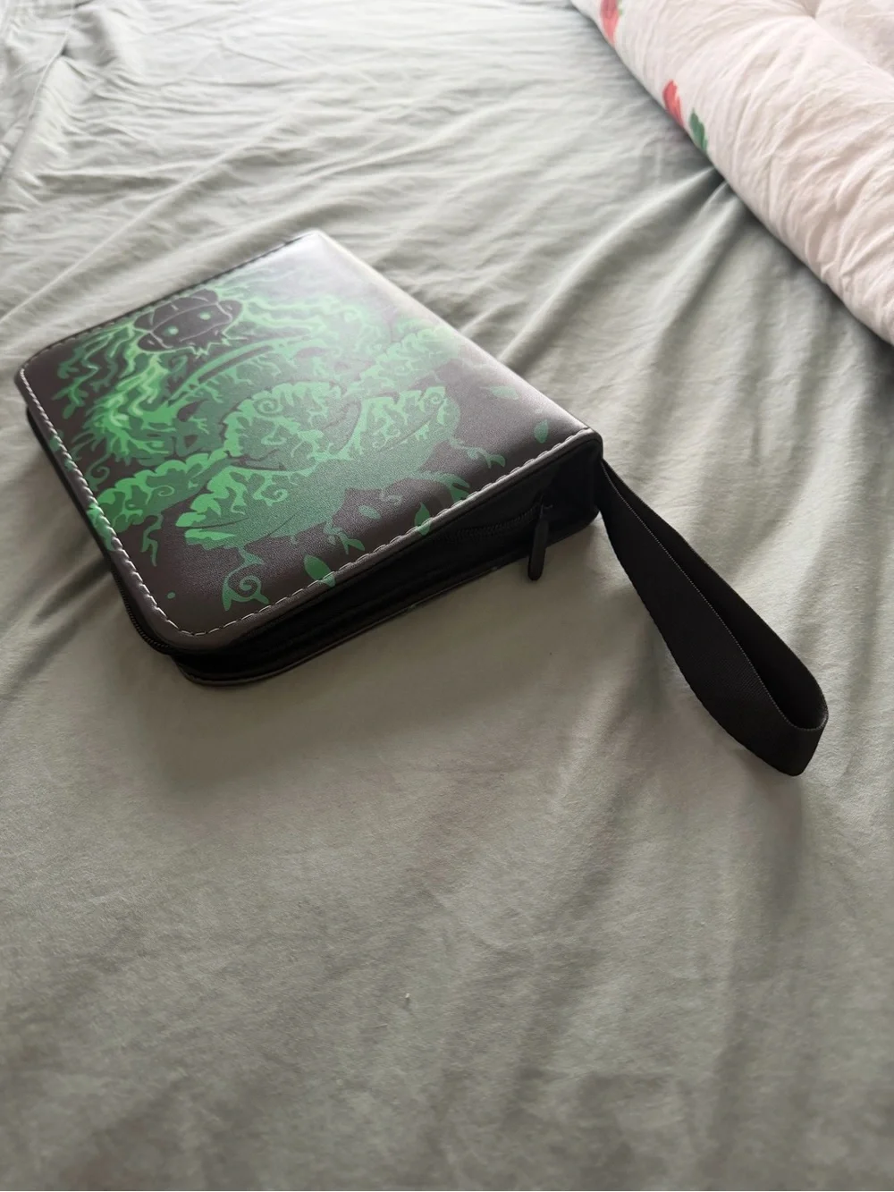 Pokemon Black & Green Zip Up Binder 4 Pocket